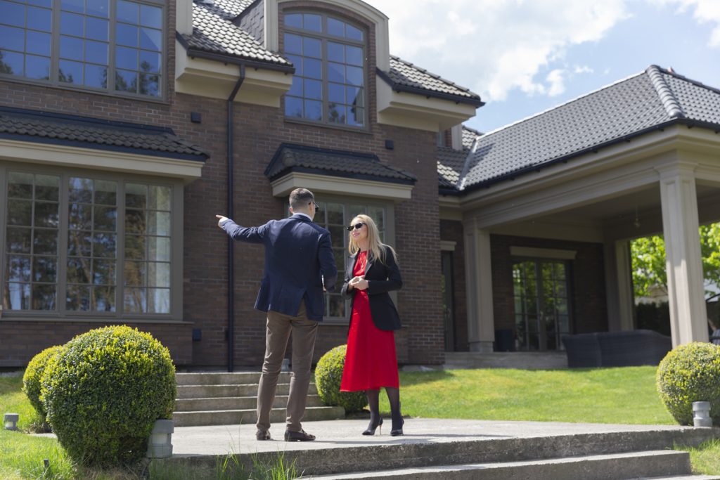 Selling a Luxury Home in Los Angeles or Orange County